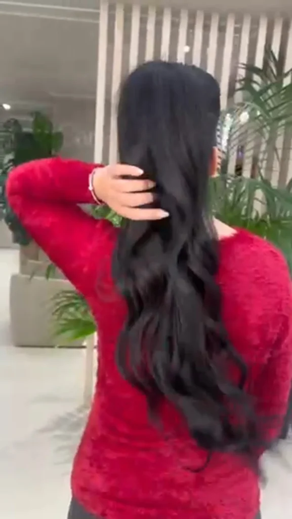 Extra long ponytail -NO extensions